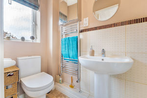 En-Suite- click for photo gallery
